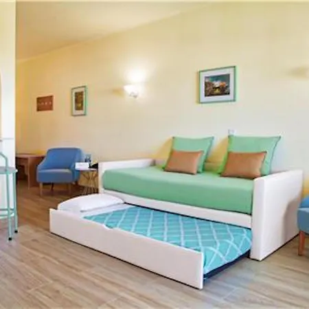 Amazing 2 Bedroom In 阿尔布费拉