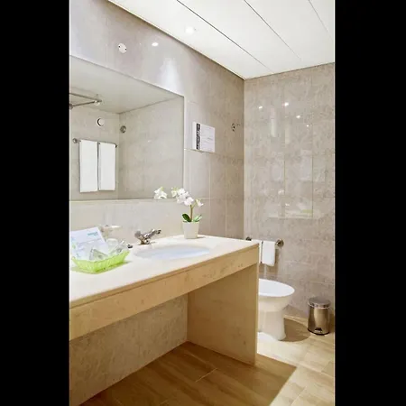 Amazing 2 Bedroom In *