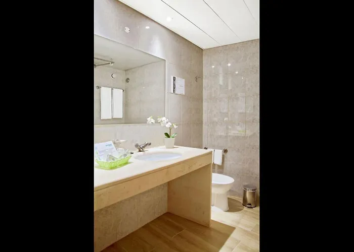 Amazing 2 Bedroom In 3*