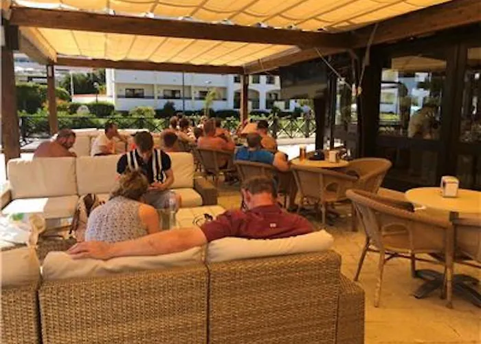 Amazing 2 Bedroom In 3* Albufeira