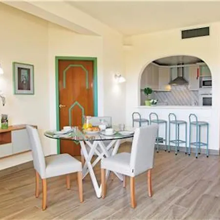 Apartment Amazing 2 Bedroom In 3*